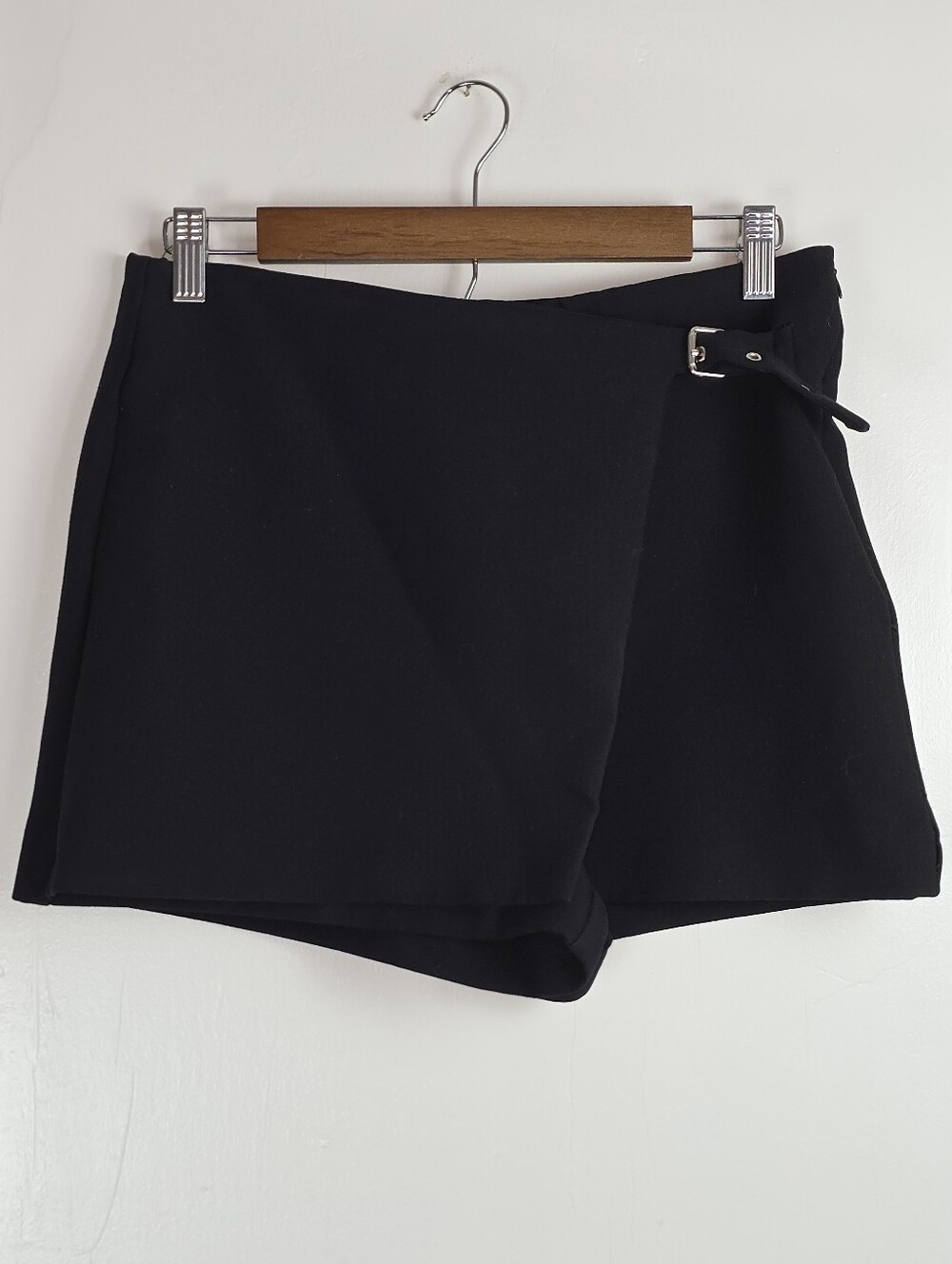 Zara Black Dressy Skort M